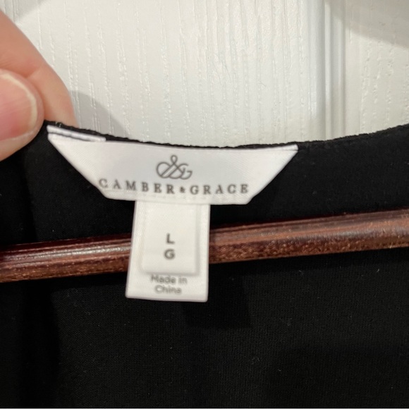 Camber and Grace black sleeveless top with lining size large - Picture 3 of 8